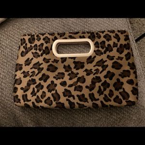 Leopard clutch